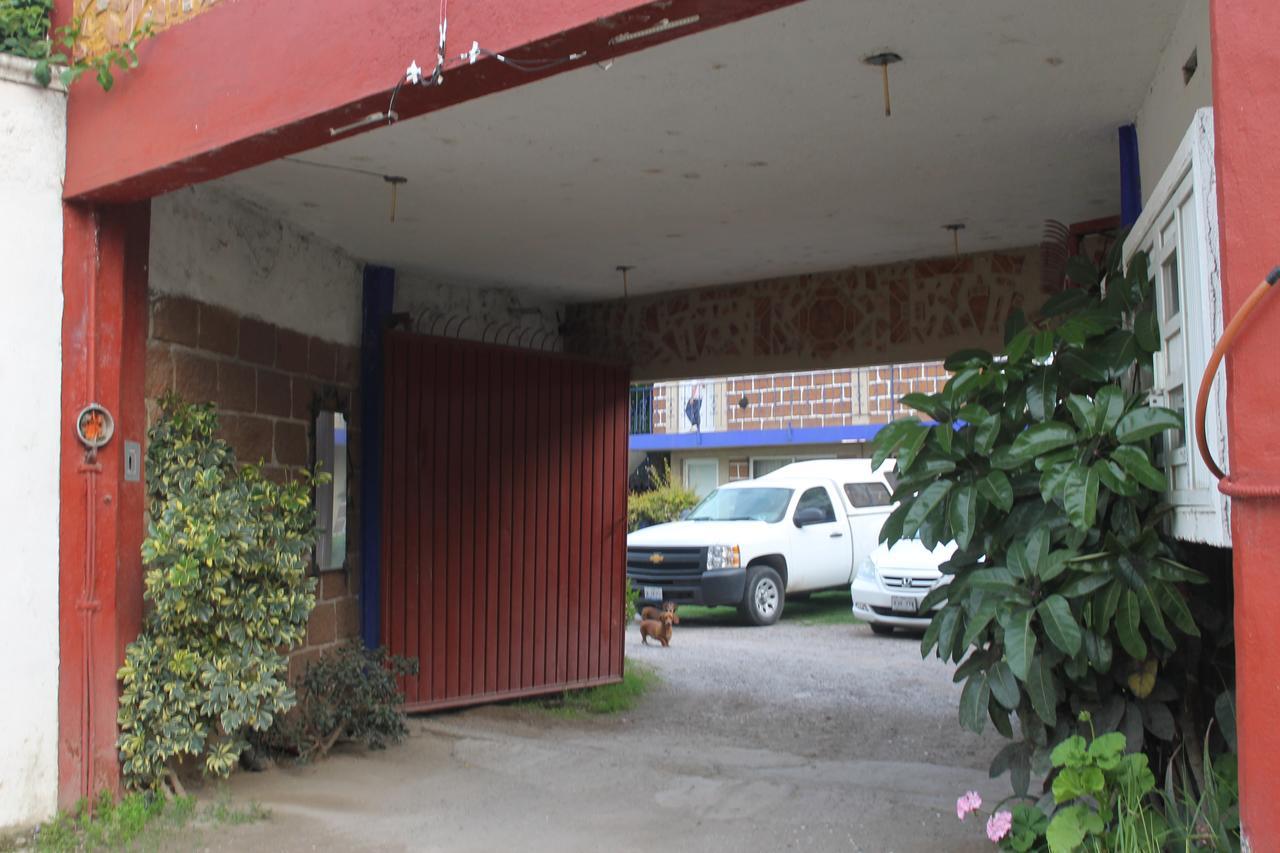 Hotel Las Fumarolas De Don Goyo Чолула Екстериор снимка